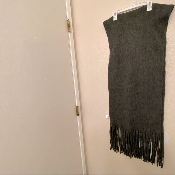 Lucky brand charcoal gray fringe cozy oversized Scarf unisex 14x86 NEW - Picture 3 of 8